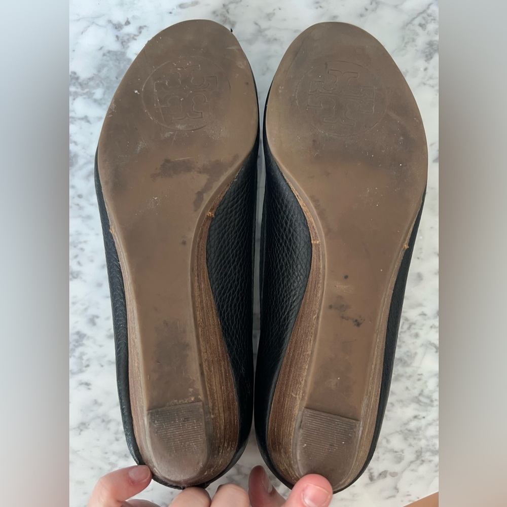 Tory Burch Black Leather Logo Peep-Toe Flats with Gold Hardware - Picture 7 of 8